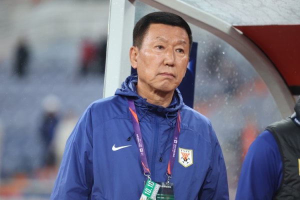 鲁媒：泰山队今日在基地正常练习  ，崔康熙队伍  负责球队常规练习