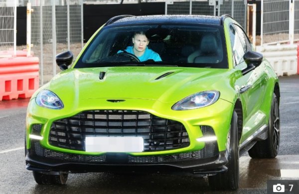 太阳报：哈兰德新添25万镑兰博基尼，收藏了布加迪、库里南等豪车