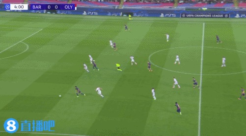 可惜了，巴尔德传中，拉什福德近距离跳起膝盖射球  打高了