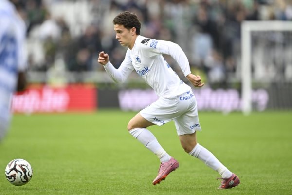 未来之星！阿斯：亨克小将卡雷萨斯打破希腊国家队最年轻得分  记录