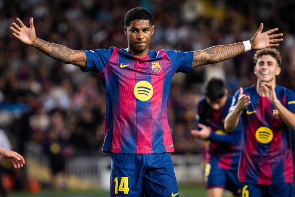 拉什福德本赛季已经直接加入  10粒得分  ，在巴萨队内领跑