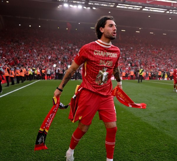 罗马诺：利物浦同时和索博、赫拉芬贝赫谈续约，但科纳特最紧迫