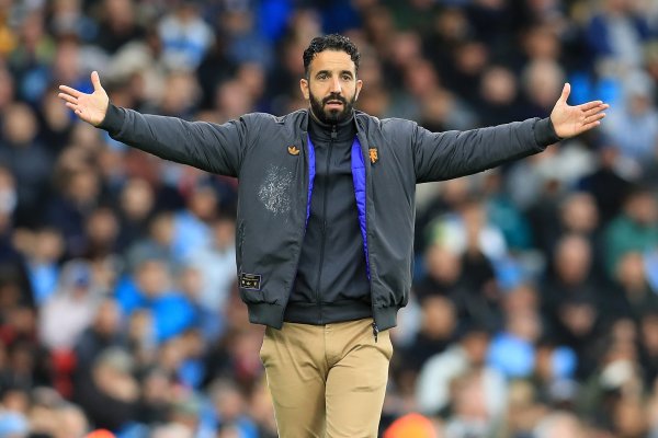 小吧译言家|阿莫林曼联首年：犀利言辞震惊更衣室，三后场球员惹争议